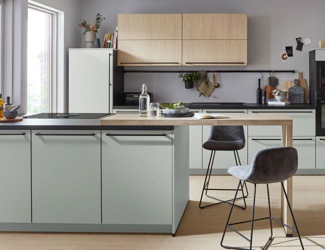 Küche mit Kochinsel